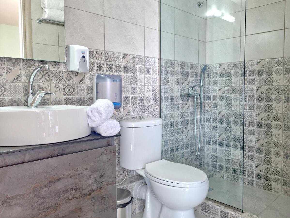 Epipleon Luxury Suites -102- Δωμάτιο 45τμ με βεράντα 35τμ μπροστά στη θάλασσα Ναύπακτος Εξωτερικό φωτογραφία