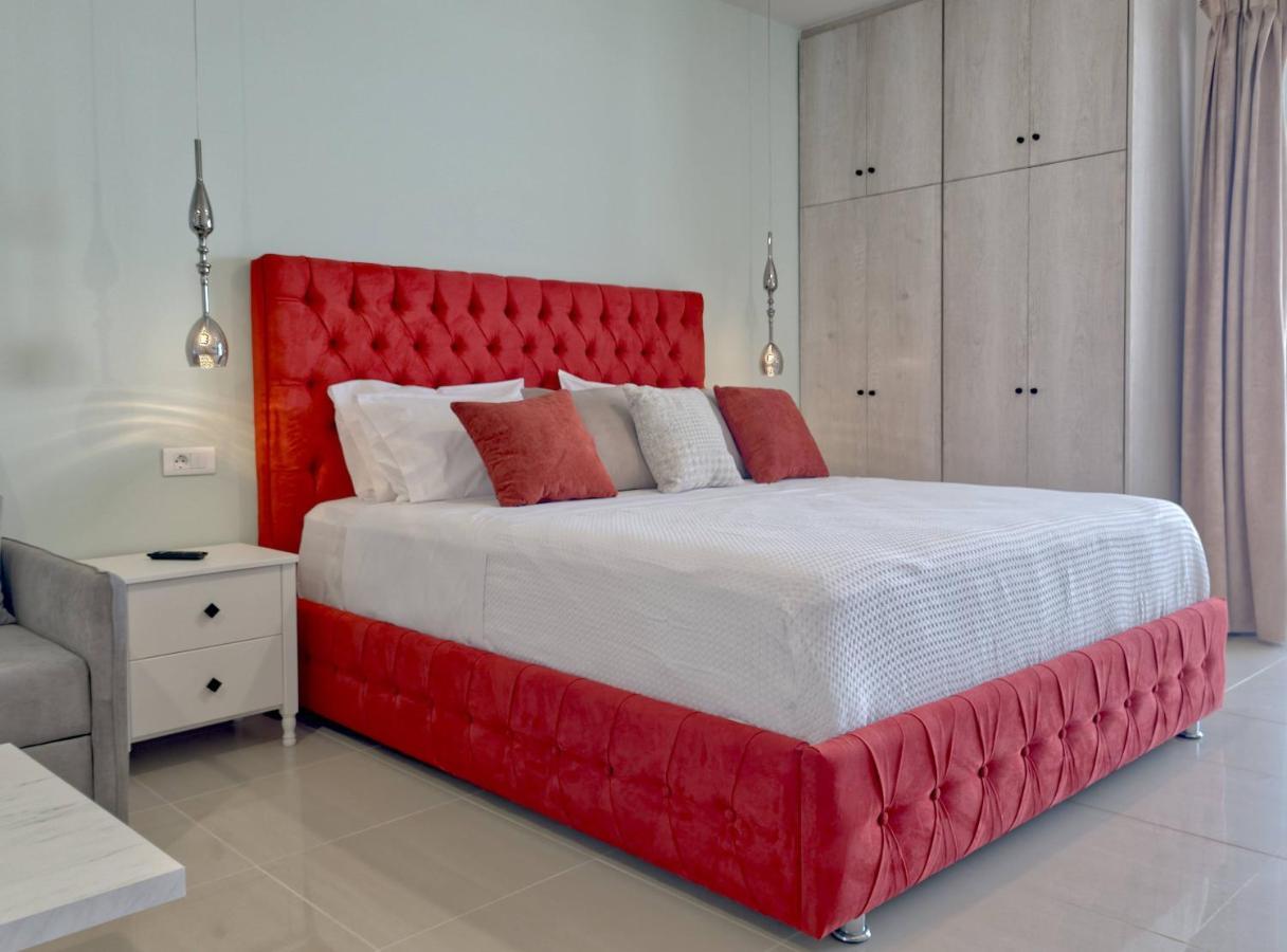 Epipleon Luxury Suites -102- Δωμάτιο 45τμ με βεράντα 35τμ μπροστά στη θάλασσα Ναύπακτος Εξωτερικό φωτογραφία