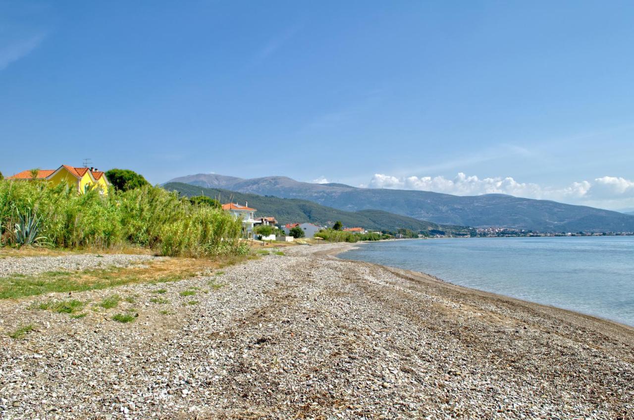 Epipleon Luxury Suites -102- Δωμάτιο 45τμ με βεράντα 35τμ μπροστά στη θάλασσα Ναύπακτος Εξωτερικό φωτογραφία