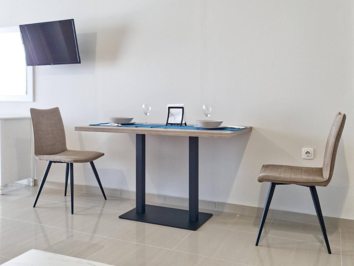 Epipleon Luxury Suites -102- Δωμάτιο 45τμ με βεράντα 35τμ μπροστά στη θάλασσα Ναύπακτος Εξωτερικό φωτογραφία